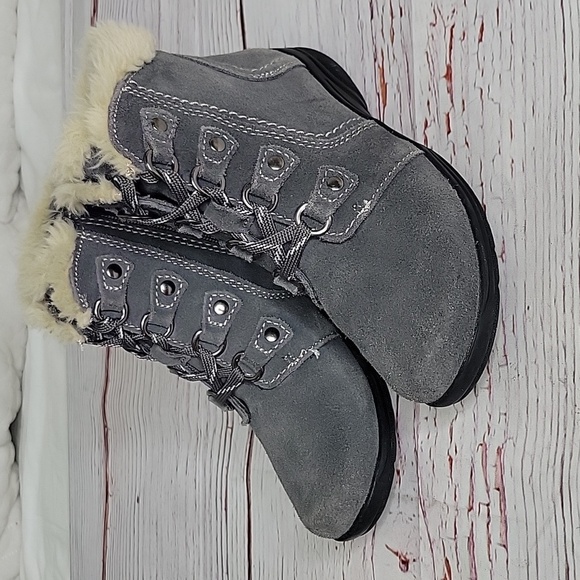 EARTH ORIGINS Women's Gray Suede Fur-Lined Ankle Boots Size 7 - Picture 2 of 7